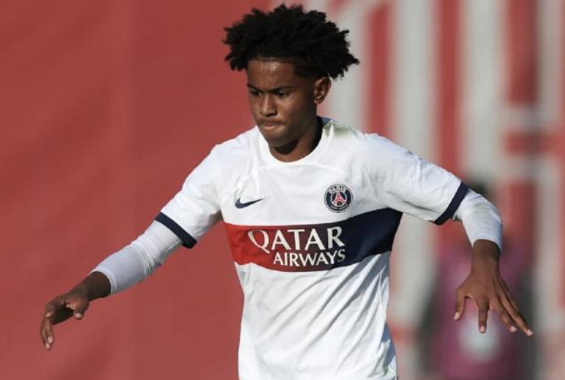 19岁新星马尤卢:<a href='https://laijianshen.com/news/tag/1124.html' style='color: blue;'>巴黎圣日耳曼</a>中场崛起的璀璨之光