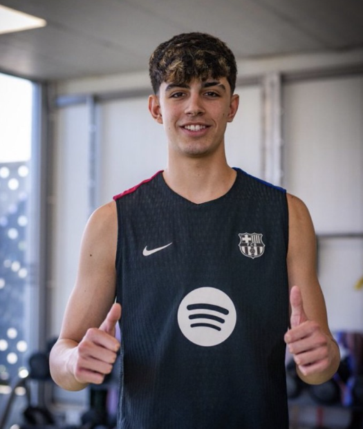 17岁门将伯纳尔签约切尔西：青训瑰宝的崛起之路