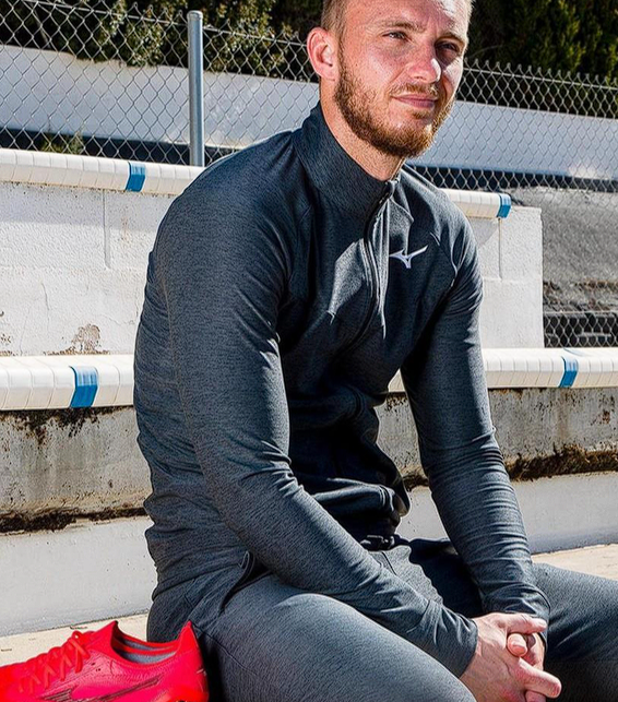 奈梅亨荷兰杯晋级：西莱森复出首战展雄风