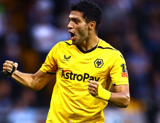 劳尔·希门尼斯：获PFA特别表彰，<a href='https://www.www.o69iay0p.laijianshen.com/news/tag/267.html' style='color: blue;'>英超</a>赛场的墨西哥传奇