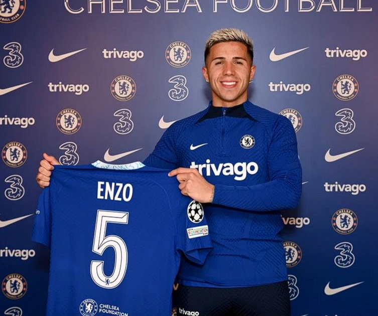 2025 - 26赛季英超第10轮：切尔西力克热刺，恩佐社交