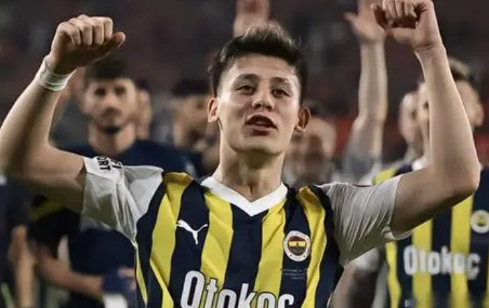 皇马动态：居莱尔训练状态佳，欧冠首发引关注