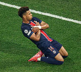 巴黎圣日耳曼前锋杜埃复出时间成谜：伤情与回归预期分析