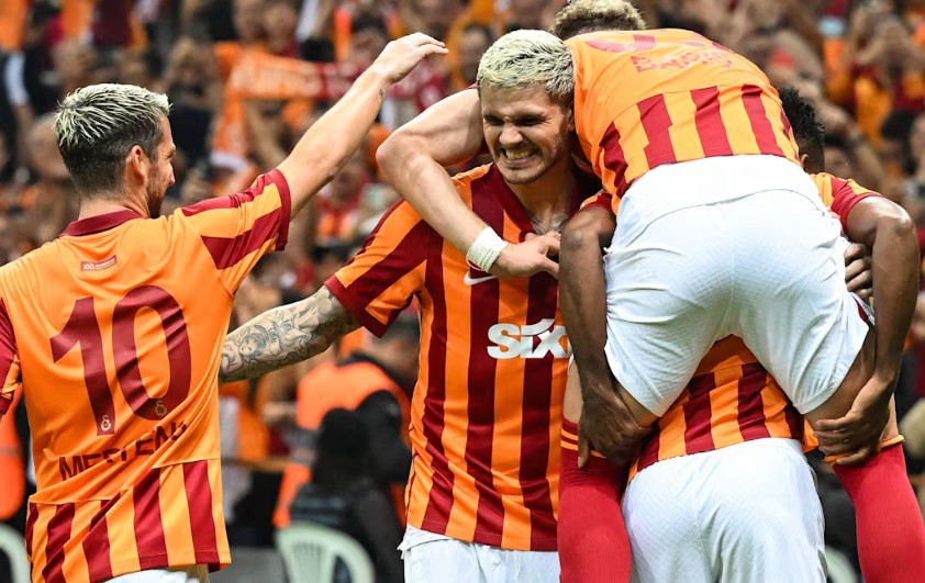 青春风暴VS铁血防线,阿贾克斯主场争胜