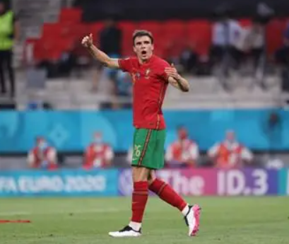 热刺有意永久签下外租中场帕利尼亚,与拜仁开启谈判