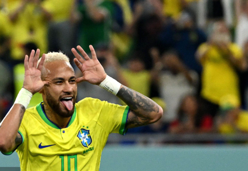 蒂亚戈·席尔瓦社媒晒照引热议：内马尔转会弗鲁米嫩塞猜想升温