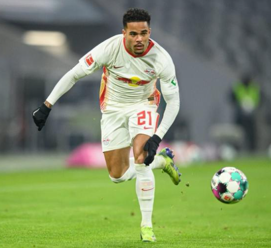 荷兰队官方通报：贾斯汀·克鲁伊维特世预赛受伤，提前归队疗养