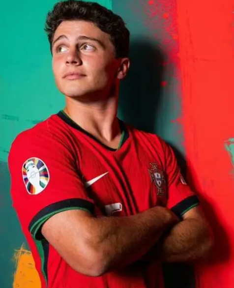 葡萄牙世预赛大捷：若昂·内维斯赛后畅谈比赛感悟